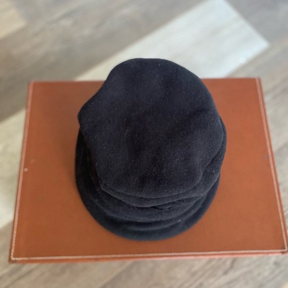 WOMANS LUSH FLEECE BUCKET HAT BLACK - Picture 4 of 7